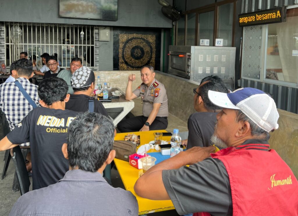 Silaturahmi Akhir Tahun Bersama Polres Parepare dan Jurnalis, Bahas Operasi Lilin, Keamanan Kota, hingga Transparansi Penegakan Hukum Seperti Kasus Dinas Kominfo