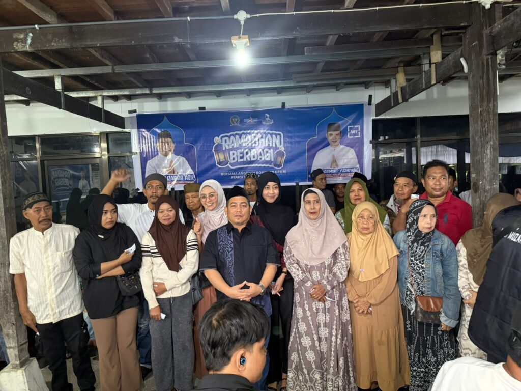 Demokrat Berbagi di Parepare, Andi Muzakkir Aqil Salurkan Peralatan Salat dan Gelar Buka Puasa Bersama