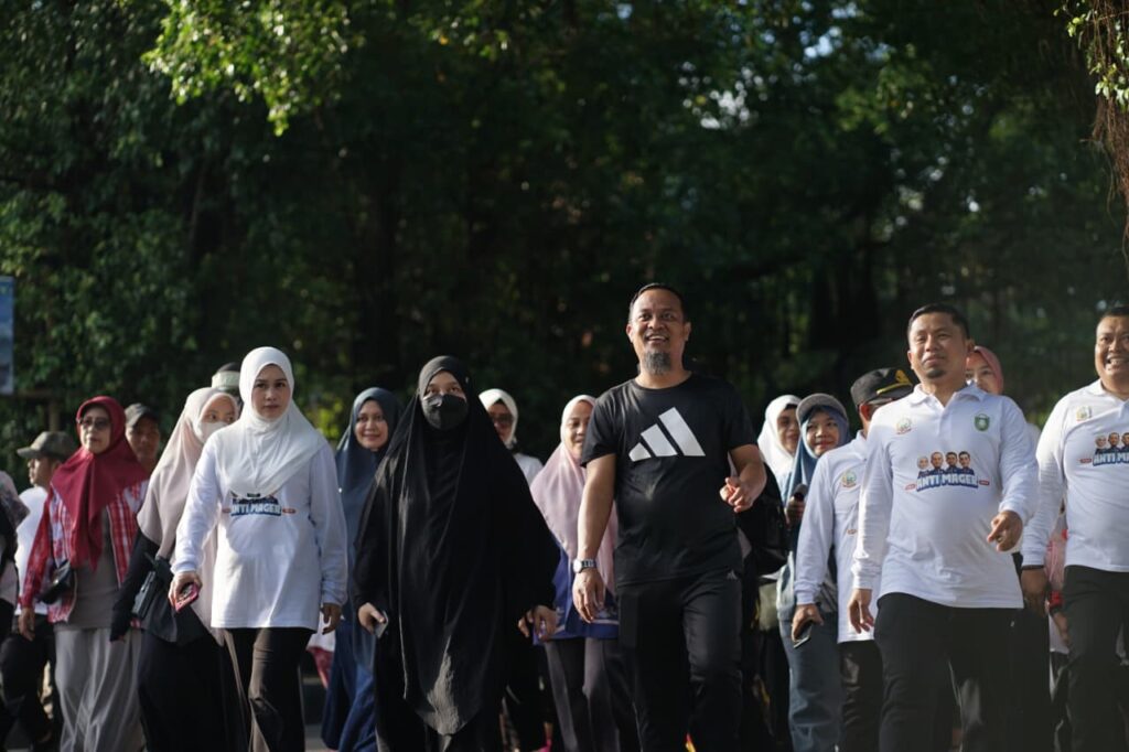 Ribuan Warga Ikuti Jalan Sehat Anti Mager, Tasming Tekankan Pentingnya Gaya Hidup Aktif