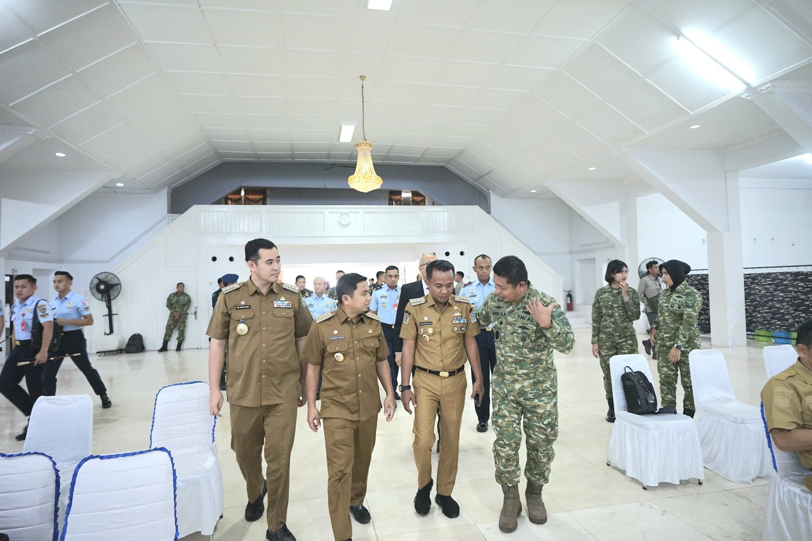 Tasming Hamid Dianugerahi Brevet Kehormatan TNI AL, Bentuk Apresiasi Dukungan Kesehatan Maritim