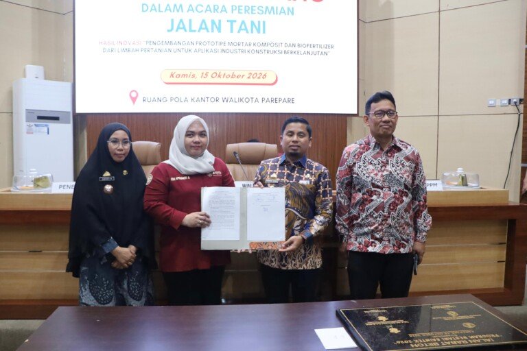 Tasming Hamid Apresiasi Inovasi Unhas, Limbah Pertanian Diolah Jadi Material Konstruksi dan Pupuk Hayati