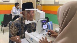 Bantu Warga dengan Gangguan Penglihatan, RSUD Andi Makkasau Lakukan Pemeriksaan Awal